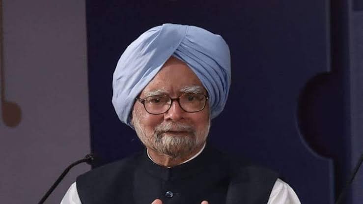 Former PM Dr. Manmohan Singh passes away at 92, leaving behind a legacy of vision and leadership. Known as the architect of India’s economic liberalization, he reshaped the nation’s future with transformative policies. Leaders from across the political spectrum, including @narendramodi and @kharge, pay heartfelt tributes to his remarkable contributions to the country. His loss marks the end of an era in Indian politics. #ManmohanSingh #BreakingNews #IndiaMourns
